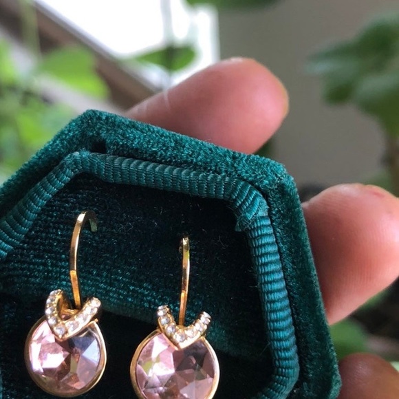 Gorgeous gold plated Bella earrings with Swarovski elements - not swan stamped - Picture 3 of 7